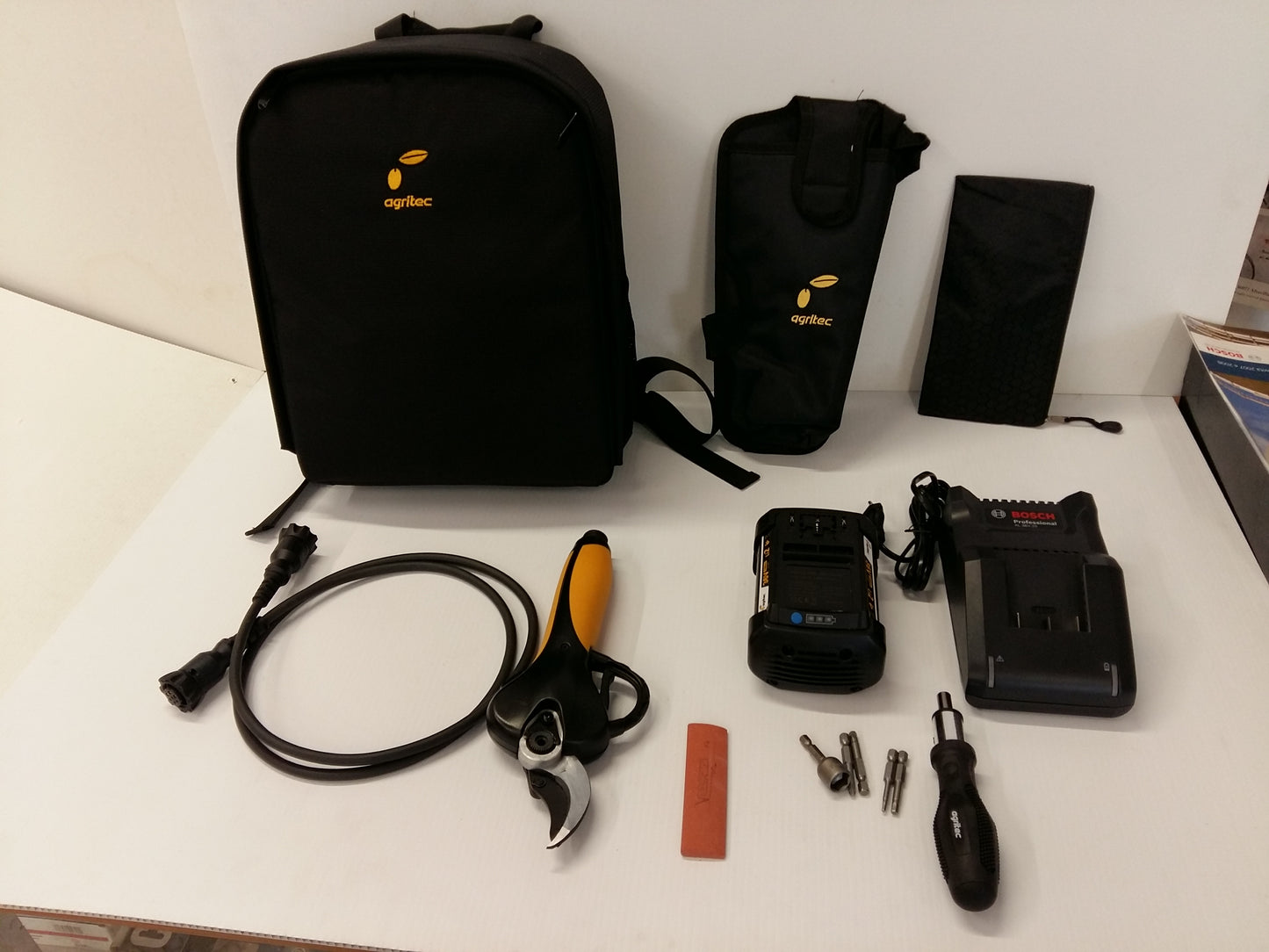 FLORA PP 40 PRO 3rd generation 5 Ah battery-powered electric shears