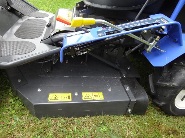 Trattorino Trinciaerba ISEKI SRA 800