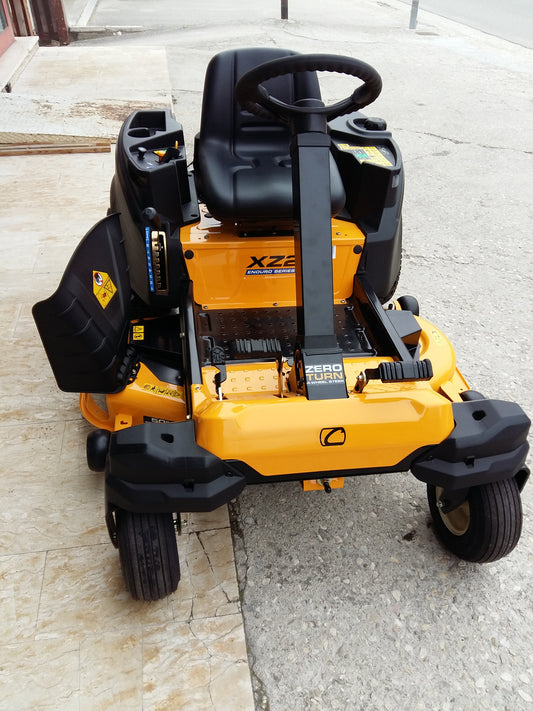 Trattorino tagliaerba Cub Cadet XZ2 -127 Kawasaki Raggio Zero