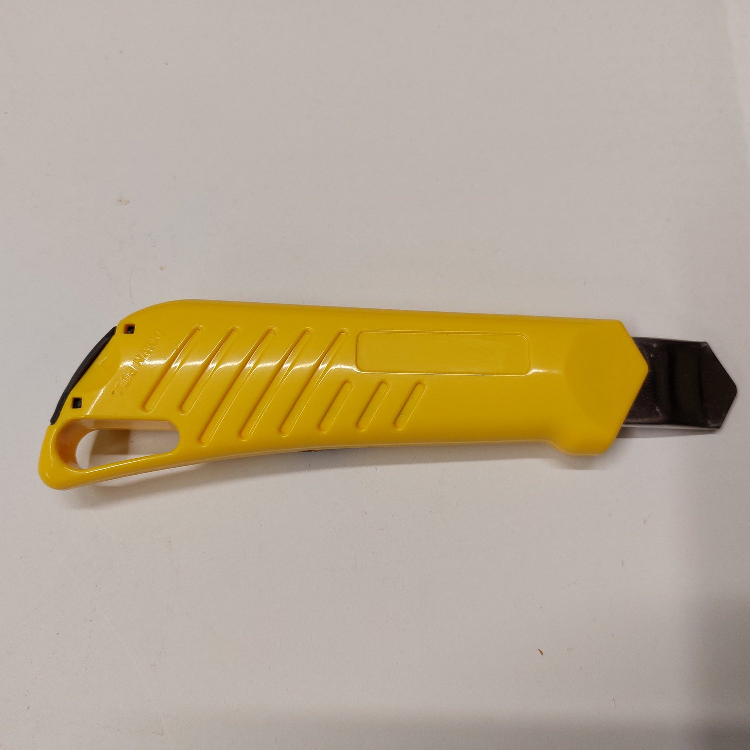 Wedo Comfortline 0789045 Taglierino a Rotella da 45 mm con 2 Lame Wedo Comfortline 0789045 Taglierino a Rotella da 45 mm con 2 Lame